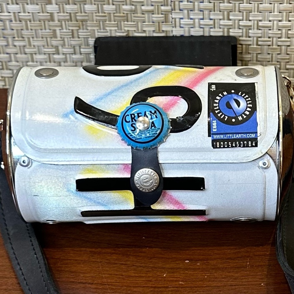 🌟HP🌟VTG 1993 Little Earth Hawaii Aloha State Metal License Plate Purse Crossbody - Picture 2 of 14